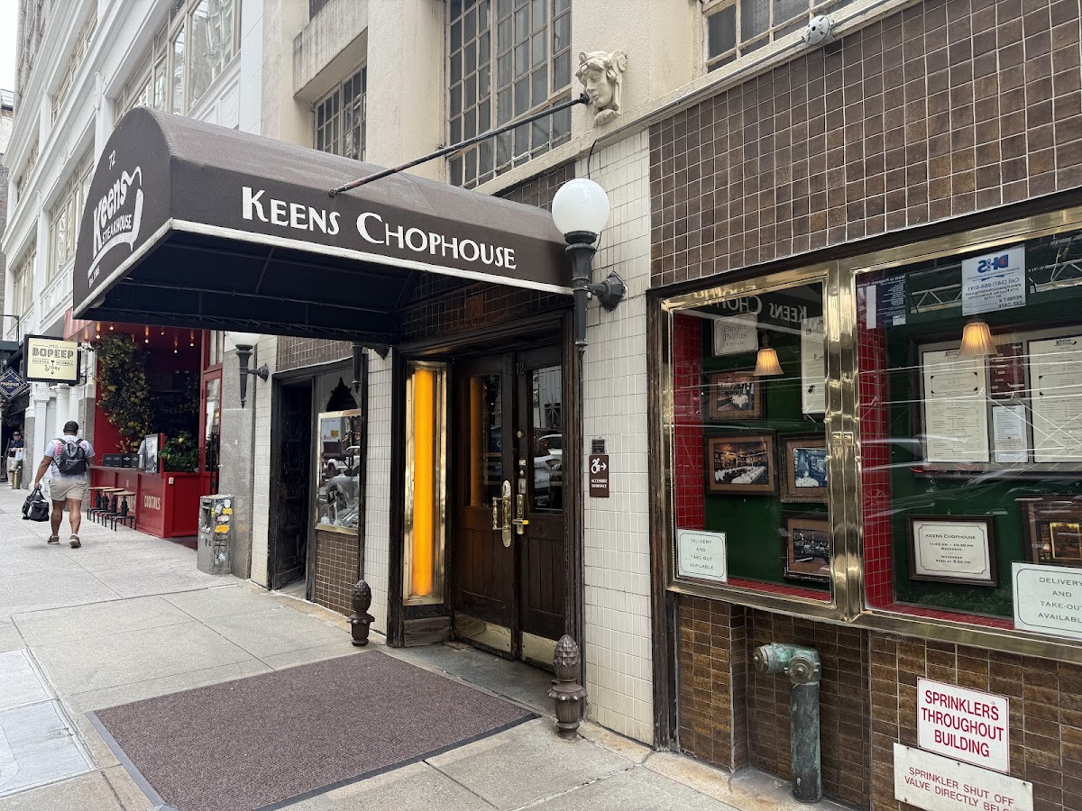 Keens Steakhouse — Restaurant