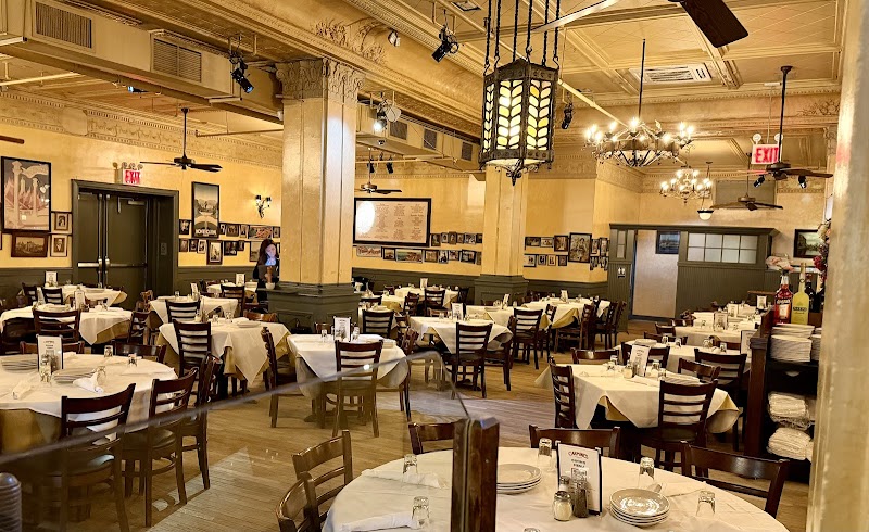 Carmine's - Upper West Side