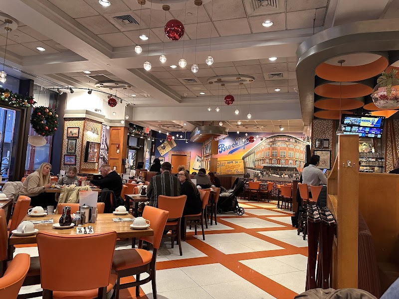 Junior's Restaurant & Bakery