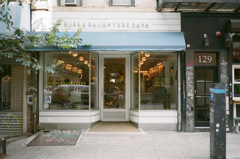 Russ & Daughters Cafe