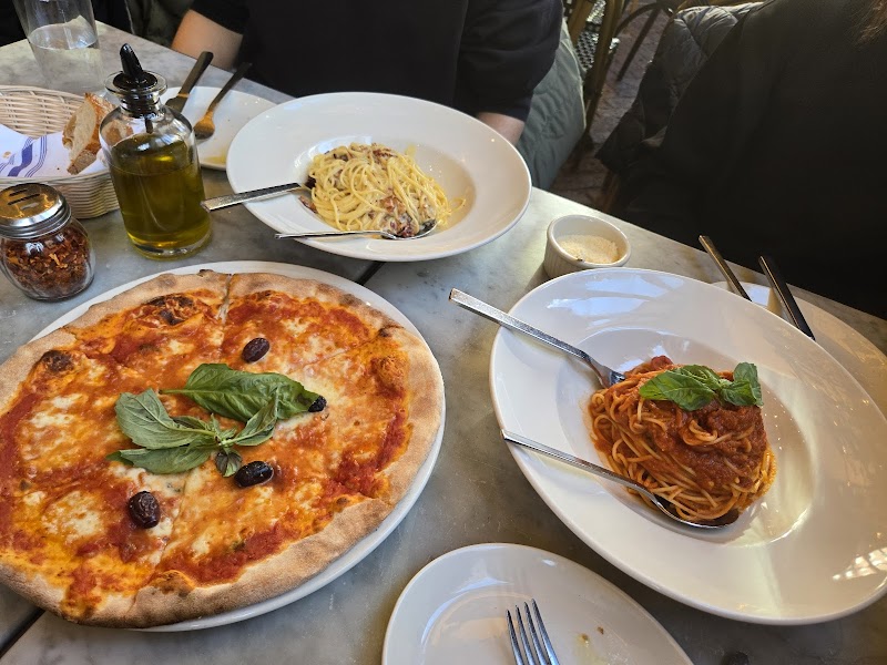 Serafina Fabulous Pizza 79th (UES)